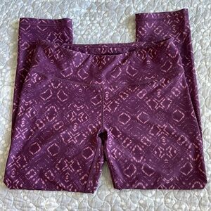 Fabletics Purple Leggings Geometric Pattern Size XS Cropped